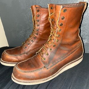Redwing 10877 8 inch moc toe boots
